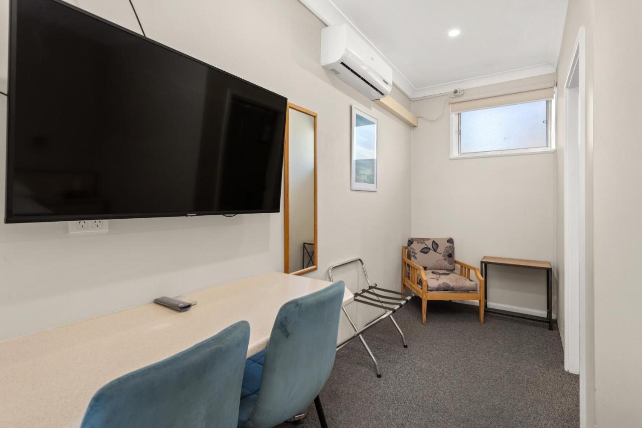 Wingham Motel Экстерьер фото