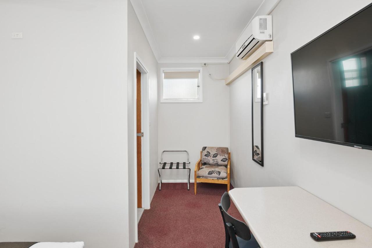 Wingham Motel Экстерьер фото